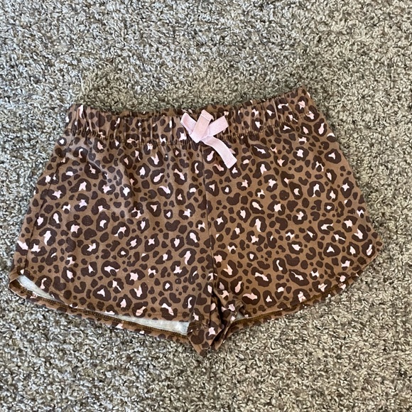 Girls Old Navy leopard print cotton shorts, size medium - Picture 1 of 2